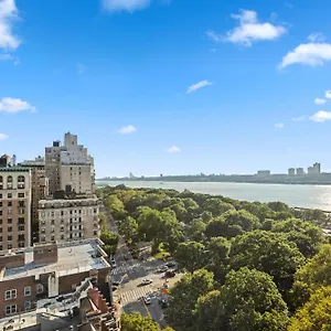 Hotel Riverside Tower