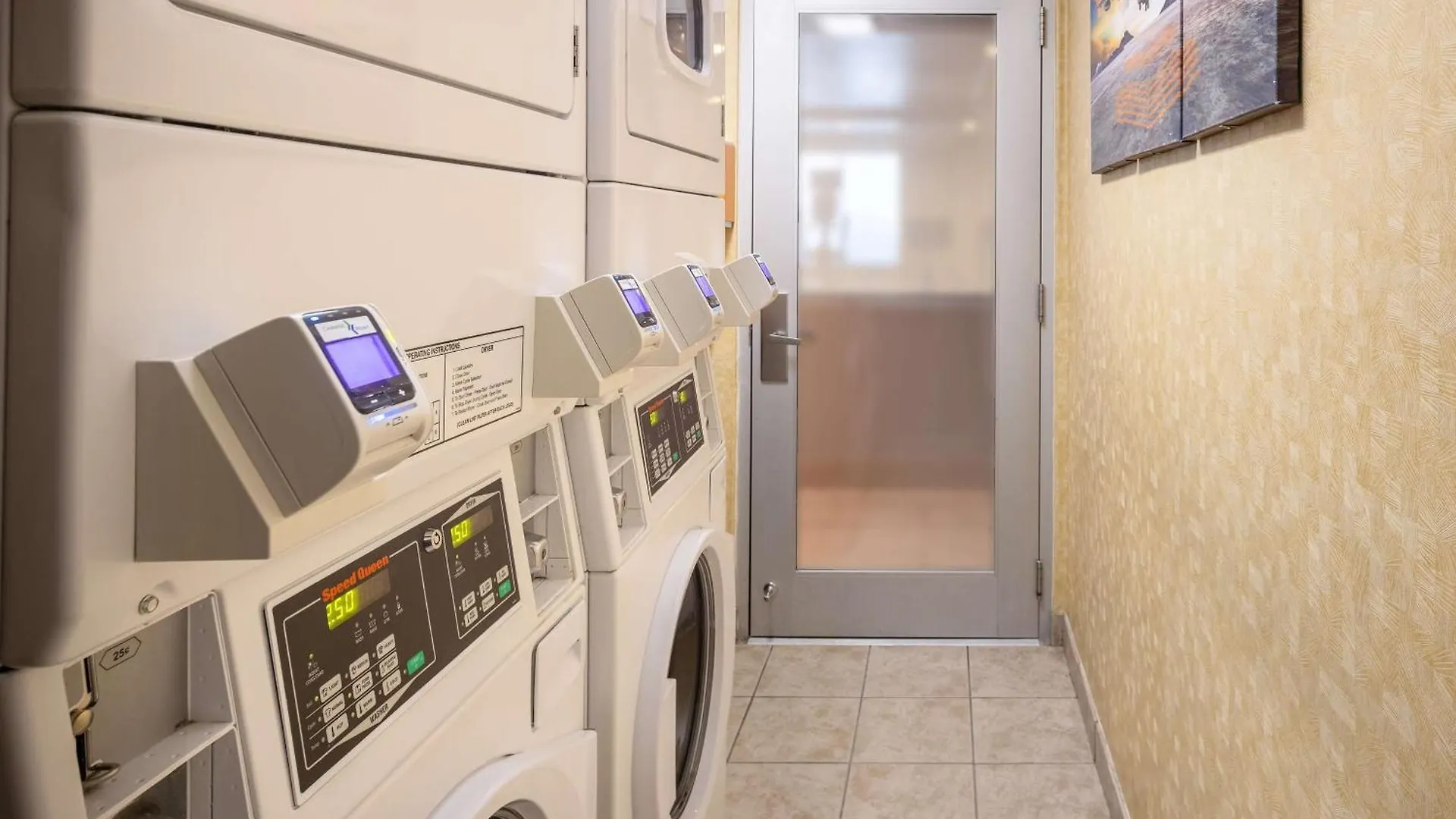 מלון ניו יורק Hilton Garden Inn Queens/Jfk