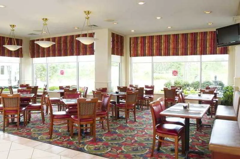 מלון ניו יורק Hilton Garden Inn Queens/Jfk