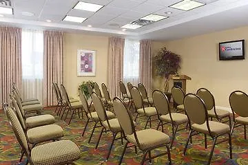 Hilton Garden Inn Queens Jfk - Newly Renovated New York Hotel
